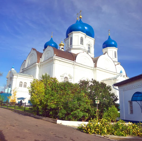 Боголюбский монастырь во Владимирской области, Россия . — стоковое фото