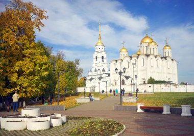 Vladimir, Rusya - 07 Ekim 2018: Varsayım kilise Vladimir şehir tarihi merkezinde.