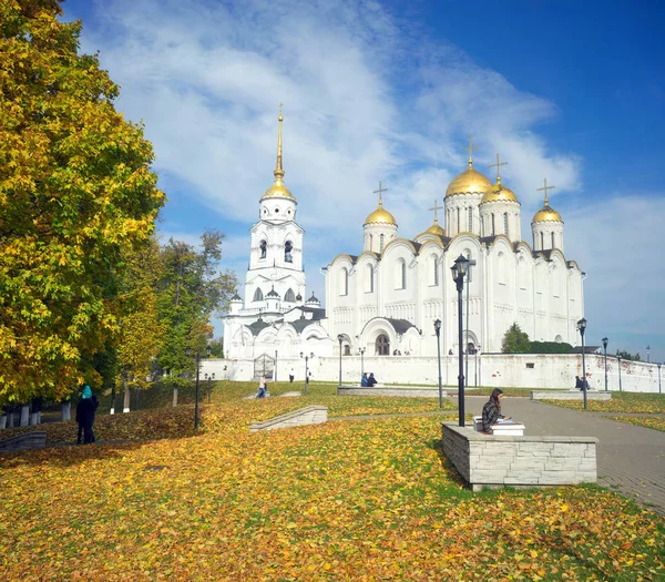 Владимир, Росія - 07 жовтня 2018: Успенської церкви в історичному центрі міста Володимир. — стокове фото