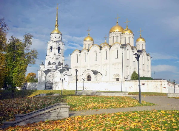 Kościół Wniebowzięcia w centrum zabytkowego miasta Vladimir. — Zdjęcie stockowe