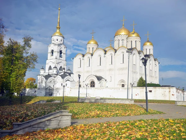 Kościół Wniebowzięcia w centrum zabytkowego miasta Vladimir. — Zdjęcie stockowe