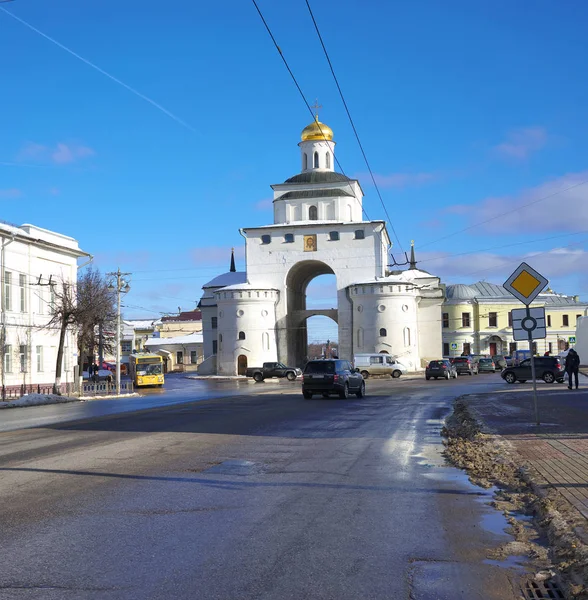 VLADIMIR, RUSIA - 16 de febrero de 2019 Golden Gate - El símbolo de la antigua ciudad de Vladimir . —  Fotos de Stock
