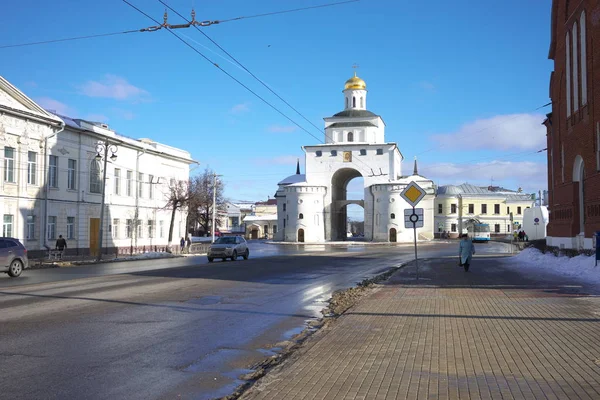 Wladimir, Russland - 16.Februar 2019 Goldenes Tor - das Symbol der antiken Wladimir-Stadt. — Stockfoto