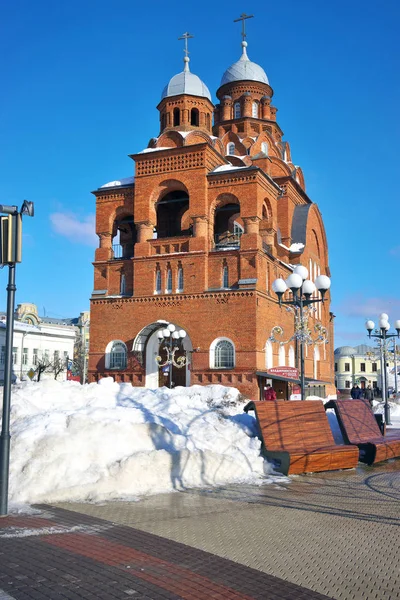 ウラジーミル、ロシア。-2 月 16.2019。三位一体のウラジミール教会. — ストック写真
