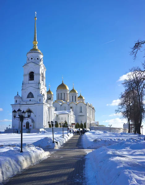 Vladimir, Federacja Rosyjska - lutego 16.2019: Zaśnięcia lub Sobór Zaśnięcia był Kościół średniowieczny Rosji matki — Zdjęcie stockowe