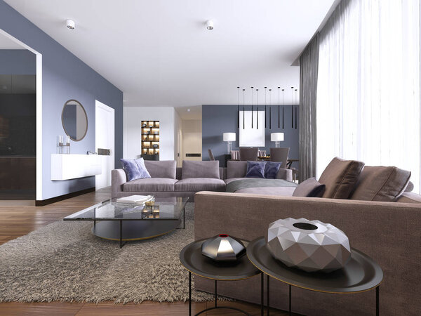 Интерьер гостиной с деревянными полами и большим угловым диваном фиолетового цвета в новом роскошном доме. Современный стиль. 3d-рендеринг
.