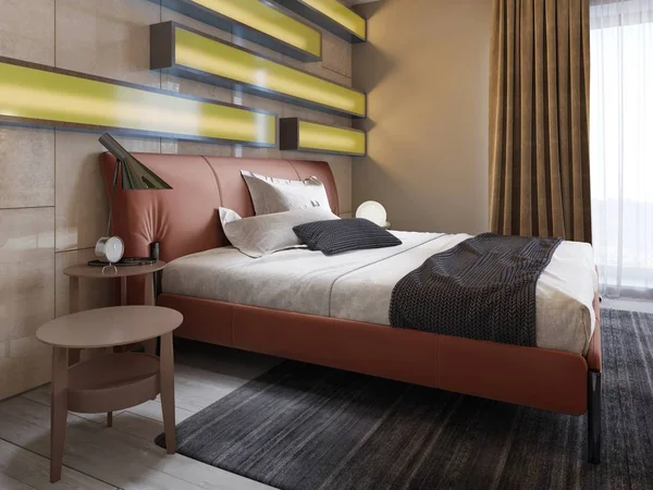 现代化的真皮床 配有带灯具的客房 位于现代卧室内 照明货架 有光泽的墙板 皮革床头板 — 图库照片