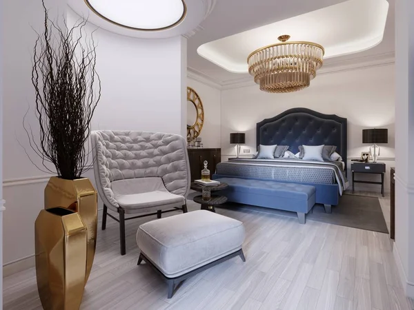 豪华的总统酒店客房设有一间卧室和一个白色和浅色的开放式浴室区 拥有现代风格 — 图库照片