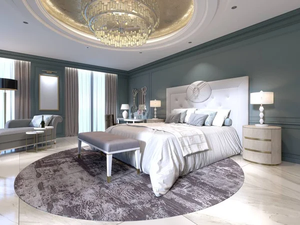 Moderno Diseño Del Dormitorio Con Una Gran Cama Blanca Taburete — Foto de Stock