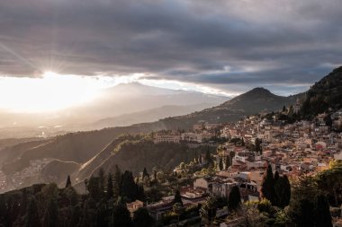 Günbatımında Sicilya, Taormina 'nın hava manzarası