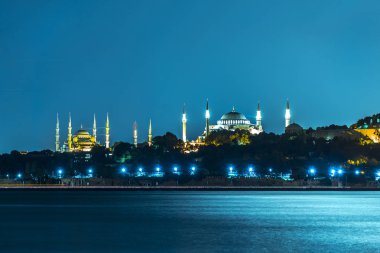 Mavi Cami ve Ayasofya 'da uzun süre görülmüş. İyi geceler.