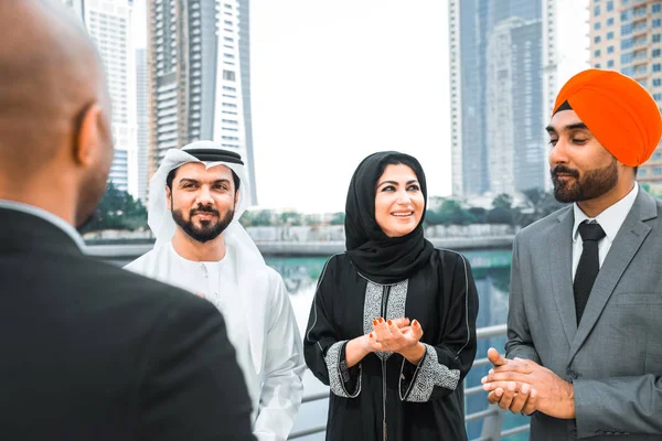 Reunión Empresarios Multiculturales Hablar Negocios Reunión Del Equipo Negocios Multirraciales — Foto de Stock