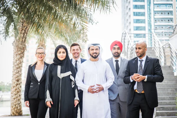 Treffen Multikultureller Geschäftsleute Und Gespräche Über Geschäfte Treffen Multiethnischer Geschäftsteams — Stockfoto