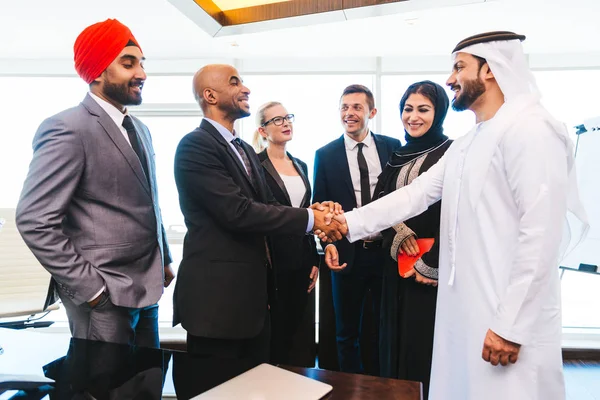 Multiculturele Zakenmensen Ontmoeten Praten Business Multiraciale Business Team Vergadering — Stockfoto