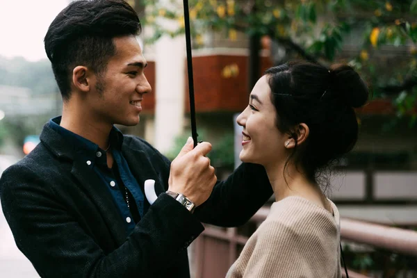 Hermosa Pareja Feliz Citas Tokio — Foto de Stock