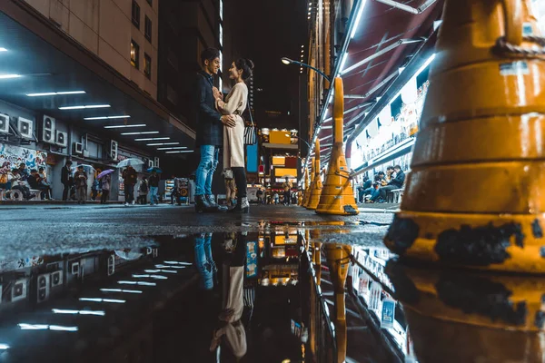 Frumos Cuplu Fericit Dating Tokyo — Fotografie, imagine de stoc