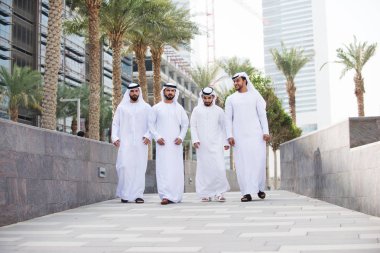 Toplantı ve iş - iş adamları portre Dubai söz Arap erkekler