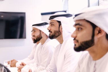 Toplantı ve iş - iş adamları portre Dubai söz Arap erkekler