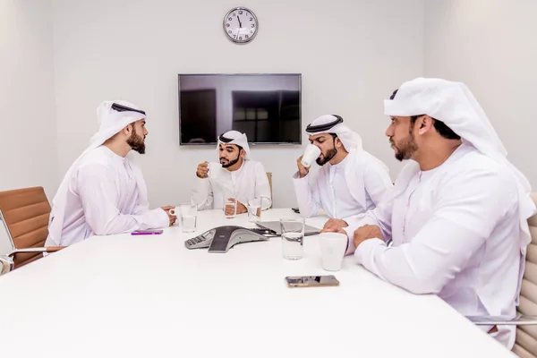 아라비아 비즈니스 두바이에 실업가 초상화에 이야기 — 스톡 사진