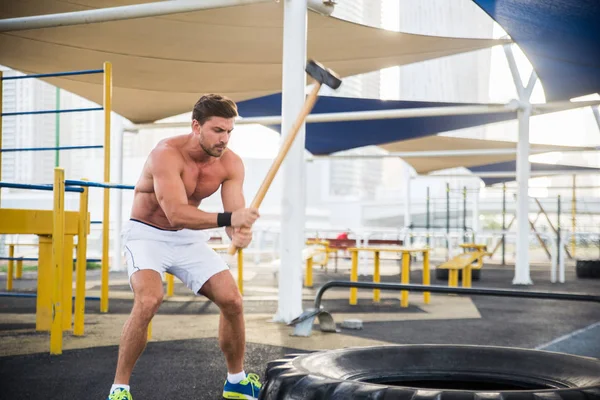 Jeune Homme Athlétique Entraînant Extérieur Jeune Adulte Faisant Entraînement Fitness — Photo