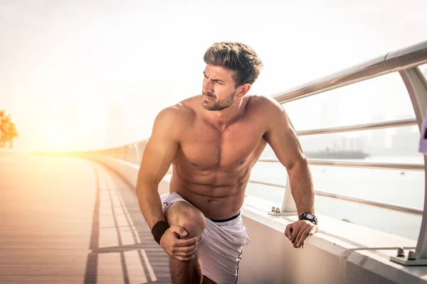 Hombre Atlético Haciendo Deporte Aire Libre —  Fotos de Stock