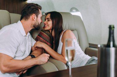 Tatil, onların özel bir jet uçan çift