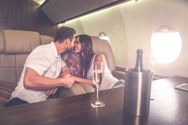 Tatil, onların özel bir jet uçan çift