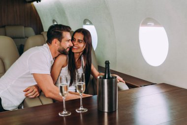 Tatil, onların özel bir jet uçan çift