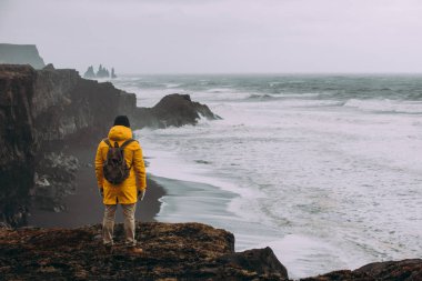 Yolculuk tutkusu explorer İzlanda doğal güzellikleri keşfetmek