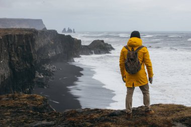Yolculuk tutkusu explorer İzlanda doğal güzellikleri keşfetmek