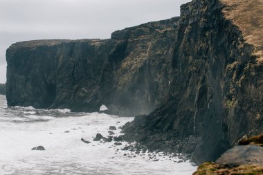Yolculuk tutkusu explorer İzlanda doğal güzellikleri keşfetmek