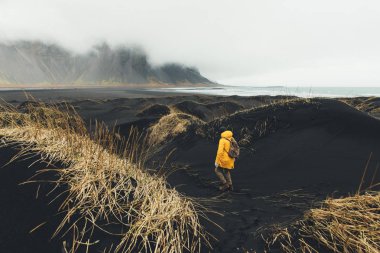 Yolculuk tutkusu explorer İzlanda doğal güzellikleri keşfetmek
