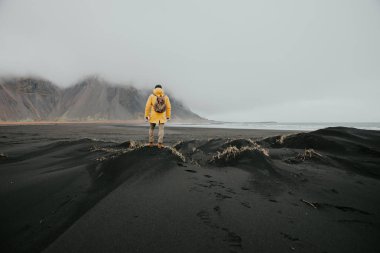 Yolculuk tutkusu explorer İzlanda doğal güzellikleri keşfetmek