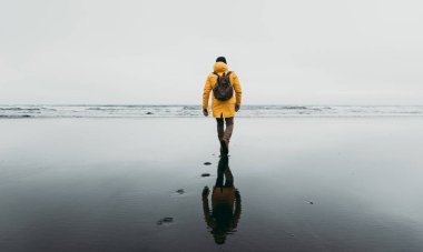 Yolculuk tutkusu explorer İzlanda doğal güzellikleri keşfetmek