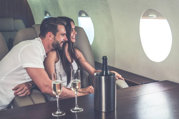 Couple Vacation Flying Private Jet — Stock Photo, Image