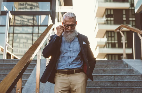 Hipster Senior Con Retratos Barba Con Estilo — Foto de Stock