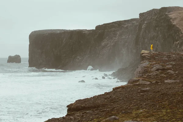 Wanderlust Esploratore Alla Scoperta Meraviglie Naturali Ghiacciate — Foto Stock