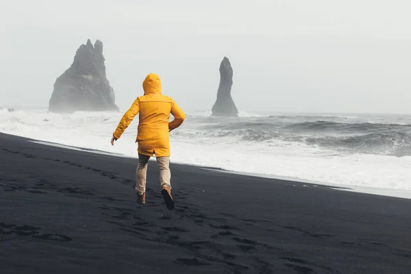 Explorador Wanderlust Descobrindo Icelandic Maravilhas Naturais — Fotografia de Stock