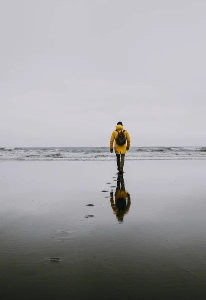 Explorador Wanderlust Descobrindo Icelandic Maravilhas Naturais — Fotografia de Stock