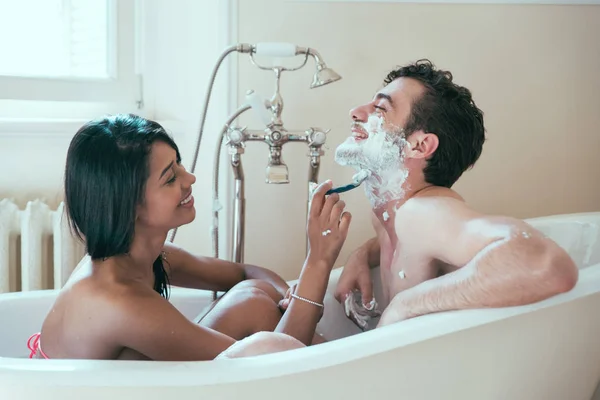 Verliebte Paare Verbringen Zeit Miteinander Haus Romantische Momente Badezimmer — Stockfoto