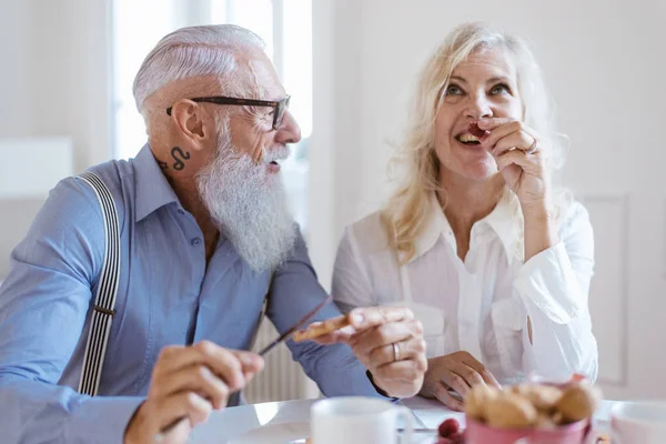 Senior Couple Lifestyle Moments Home — Stock Photo, Image