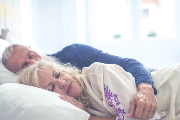 Senior Paar Levensstijl Momenten Thuis — Stockfoto