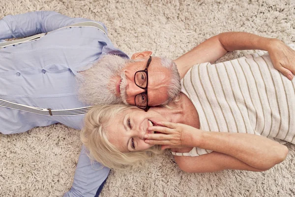 Couple Âgé Dans Les Années Amuser Maison Portrait Couple Marié — Photo