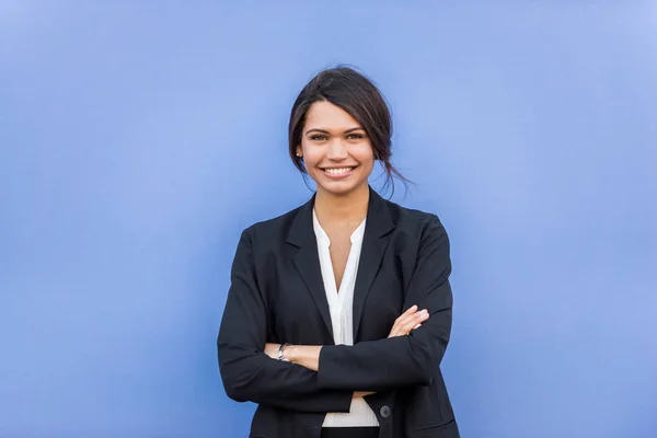 Mulher Negócios Bonita Fundo Colorido Retrato Feminino Adulto Muito Jovem — Fotografia de Stock