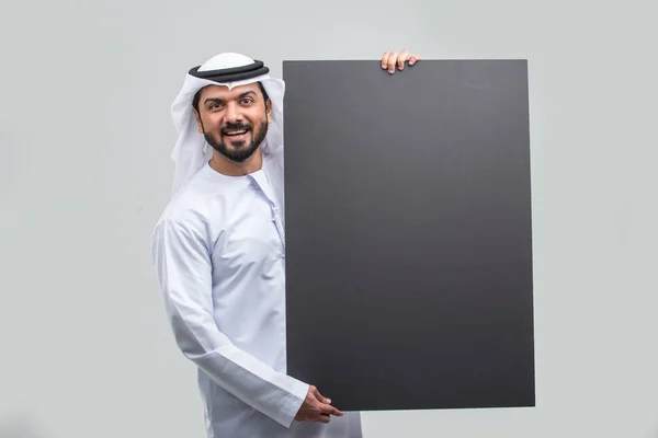 Portret Van Arabische Man Met Kandora Een Studio — Stockfoto