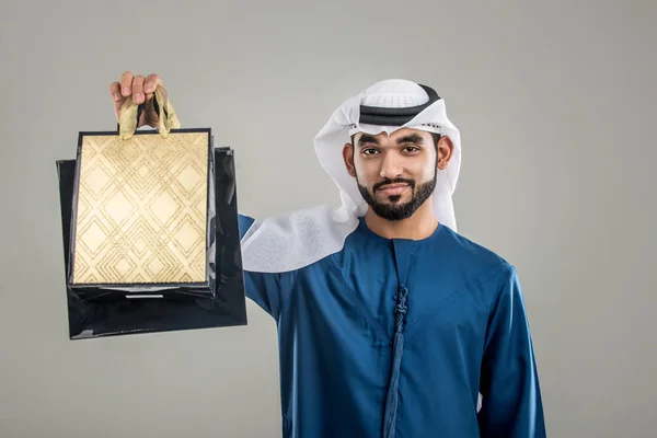 Portret Van Arabische Man Met Kandora Een Studio — Stockfoto