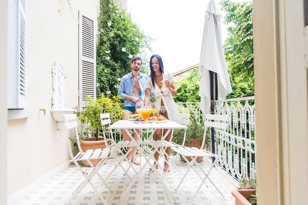 Gelukkige Paar Gezond Ontbijt Thuis Ochtend Gelukkige Momenten Van Binnenlandse — Stockfoto