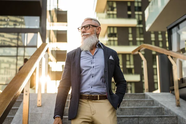 Retrato Hombre Mayor Guapo Hombre Joven Elegante Los Años Sesenta — Foto de Stock