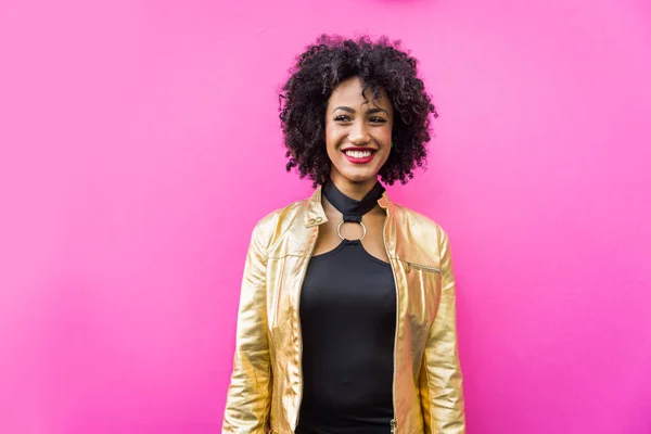 Retrato Una Hermosa Joven Afroamericana — Foto de Stock