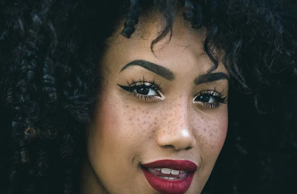 Portrait Beautiful Afroamerican Young Woman — Stock Photo, Image